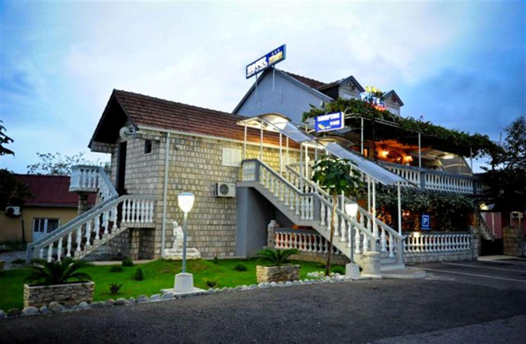 Hotel Evropa Podgorica Exterior photo
